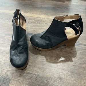 Black wedge